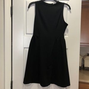 Soprano Black Sleeveless Dress Size M